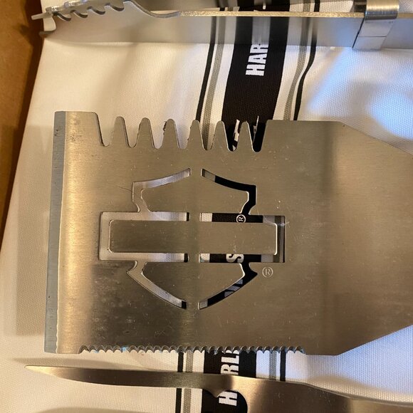 Harley-Davidson 115th Anniversary BBQ Utensil Set - Picture 5 of 6